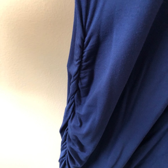 Navy Vneck Maternity Dress from Thyme maternity - Picture 3 of 3
